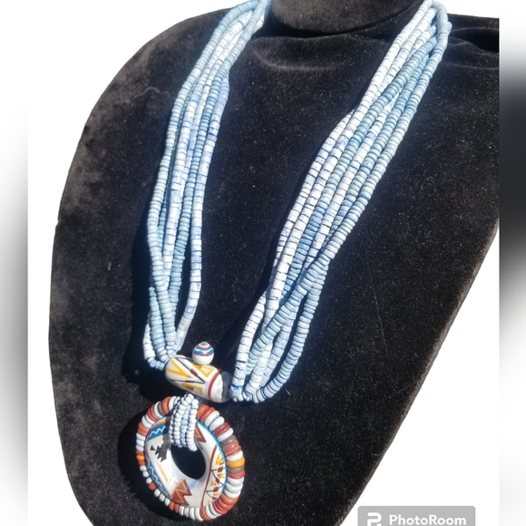 VINTAGE NATIVE AMERICAN DESIGN WOOD BEAD STATEMENT NECKLACE - Picture 2 of 6